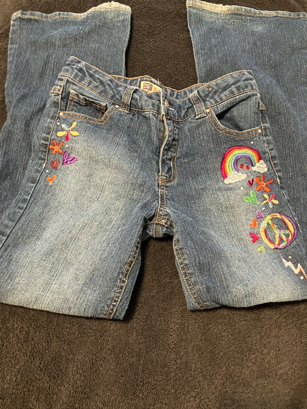 Jeans with colorful embroidery